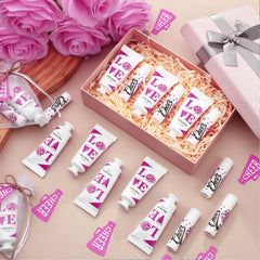 Heigble white organza bags for organizing team favors.