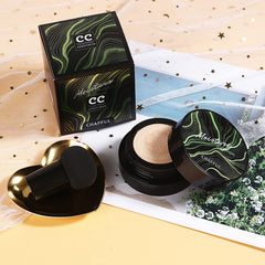 Hilareco Phoera Powder with flat-top kabuki brush for a smooth, long-lasting finish