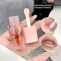 HJXUQIME transparent gloss lip balm provides long-lasting moisture for dry lips.