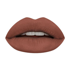 HUDABEAUTY Trendsetter lip application demonstrates rich color payoff.