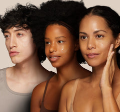 Green-tinted Juicy Kitten serum swirl evokes Power-Green purity and lightweight moisturizing effect.