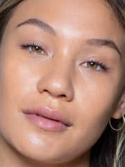 ILIA True Skin Serum Foundation buildable swatch reveals medium coverage that layers smoothly.