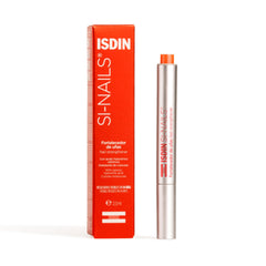 ISDIN Si-Nails serum bottle close-up highlights fast-absorbing nail care
