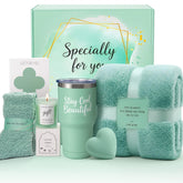 IZZUBIZ Christmas spa gift set basket close-up for luxurious home pampering.