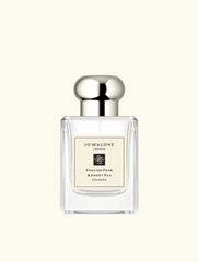 Jo Malone English Pear & Sweet Pea bouquet image highlighting elegant florals.