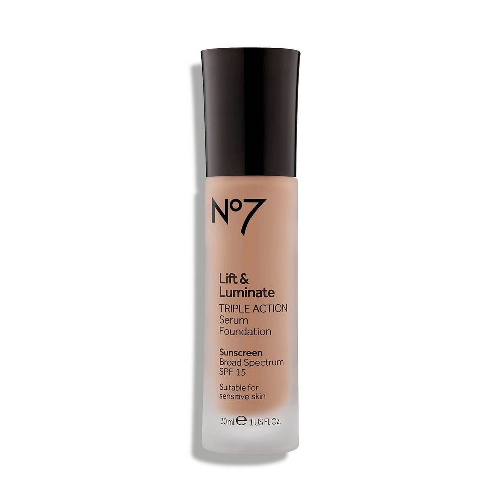 Flacon JoJo Siwa No7 Lift & Luminate Sérum Fond de Teint avec fini lumineux.