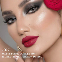 JUAAZIN provides a creamy glide for smooth lip liner application.
