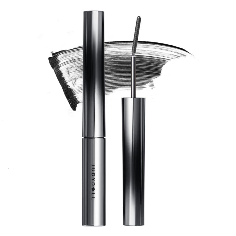 JUDYDOLL 3D curling brush lashes delivering clump-free definition.