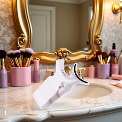Junfamilee portable lash kit ready for on-the-go beauty routines.