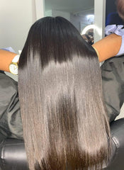 KERA FRUIT frizz-control effect visual suggests calmer, manageable hair.