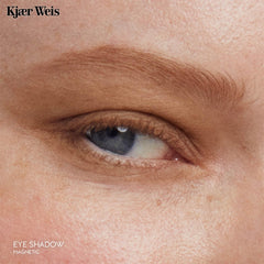 Kjaer Weis Magnetic shade swirls on the lid with rich pigment