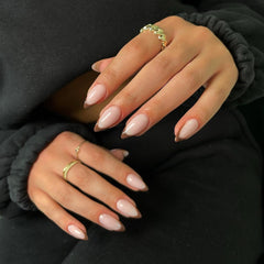 KQueenest short almond nails natural nude for everyday wear.
