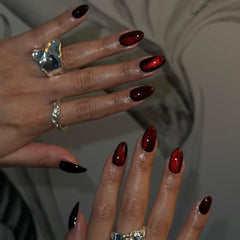 KQueenest short oval press on nails design closeup.