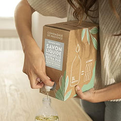 Refillable 1014 oz bottle supports reducing plastic waste in daily routines