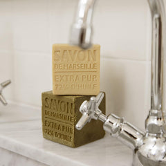 La Compagnie de Provence packaging zero-waste emphasizes plastic-free packaging and sustainability.