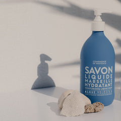 La Compagnie de Provence soap lather on hands with velvet seaweed scent