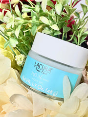 LACURA H2O Advance Aqua Gel texture swirl shows lightweight gel ready to absorb quickly.