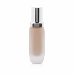 La Mer Soft Fluid close-up showing lightweight coverage