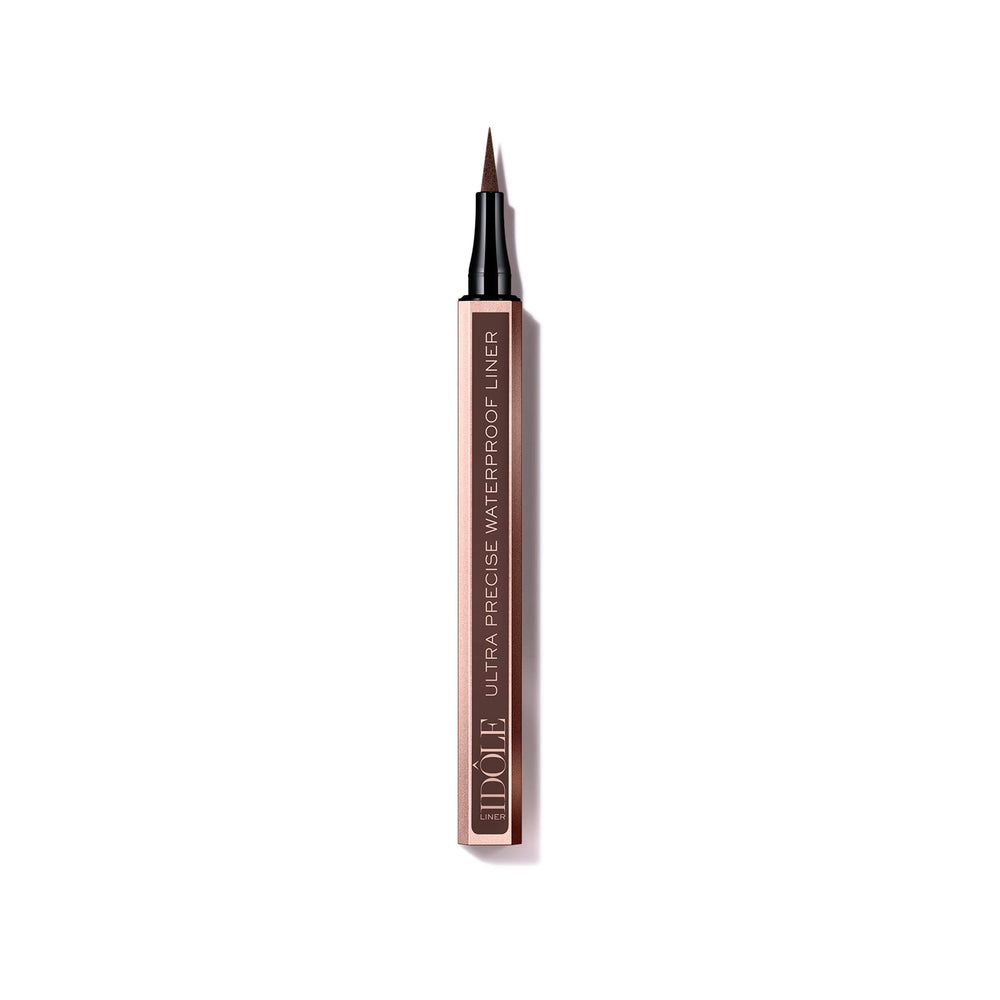 Lancôme Idôle Liner ultra-precise tip for easy lash-line precision.