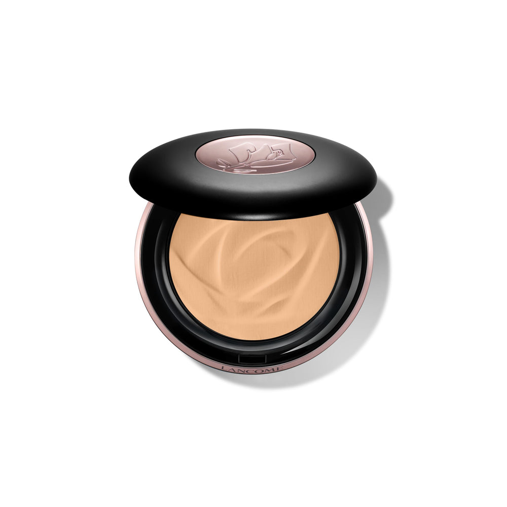 Lancôme Teint Idole setting powder blur-pores for a soft-matte look.