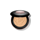 Lancôme Teint Idole setting powder blur-pores for a soft-matte look.