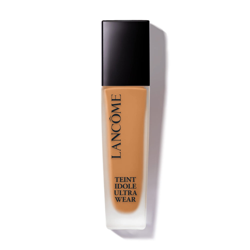 Lancôme Teint Idole Ultra Wear foundation bottle with sleek packaging for 24-hour wear