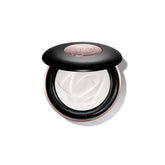 Lancôme Teint Idole Ultra Wear compact; pore-blurring, soft-matte finish.