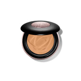 Lancôme Teint Idole Ultra Wear powder pore blur for a softer, long-lasting complexion.