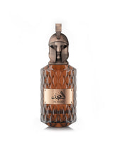 Le Falcone Al Majd bottle close-up showing premium craftsmanship for an elegant scent.