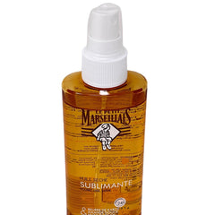 Le Petit Marseillais dry skin oil bottle image highlighting fragrance and hydrating feel