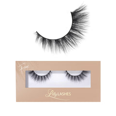 Lilly Lashes Naturale 13mm cat-eye lashes for a natural daily enhancement.