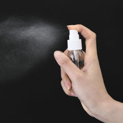 Lisapack mini spray bottle with protective cap prevents leaks during trips.
