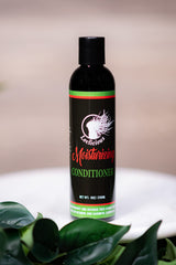 Loclicious conditioner pour showing a lightweight formula for quick, even conditioning.