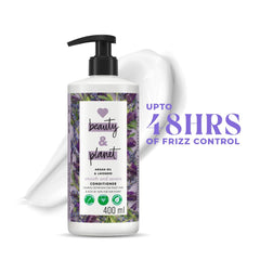 Love Beauty And Planet conditioner pump close-up, detangling on wet hair