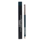MAC Colour Excess Hell-Bent: application douce pour un trait précis et soutenu.
