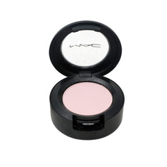 MAC Eye Shadow Yogurt 1.5g — rich pigment for versatile day-to-night looks.