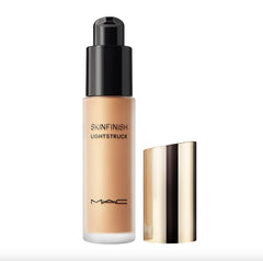 MAC Skinfinish Lightstruck Double Gleam dispenser pump enables quick, precise application.