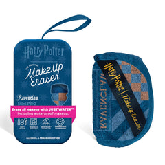 MakeUp Eraser Mini Pro fiber close-up showing cloud-soft fibers for gentle cleansing.