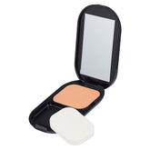 Max Factor Facefinity SPF 20 Sand compact case ideal for daily touch-ups