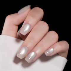 MAYCHAO Silk Silver Cat Eye magnetic closeup highlighting holographic effects.