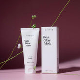 Medisco Skin Glow Mask pack features a creamy consistency for a radiant glow.