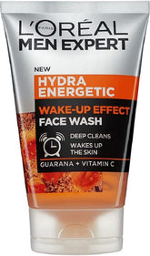 MEN EXPERT Wake-up Effect bottle pour with refreshing gel for energized skin.