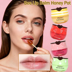 Miniling honey lip mask moisturizes lips for a soft, glossy finish.