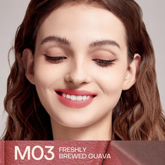 Mistine velvet matte application delivers silky texture and rich color on lips.