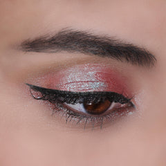 Moira Chroma Light Shadow 004 Summer Dream delivers high-pigment color with lasting sparkle.