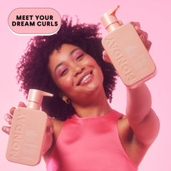 MONDAY Haircare CURL DEFINE pump action for quick styling