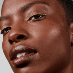 Morphe Lightform swatch demonstrates buildable medium coverage for a natural look.