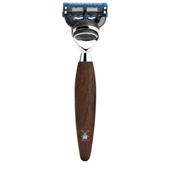 MÜHLE KOSMO Bog Oak 5-Blade Razor bog oak handle closeup for a premium shave
