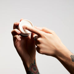 Murdock London Hair Play application idea image demonstrates easy rub-between-fingers usage.