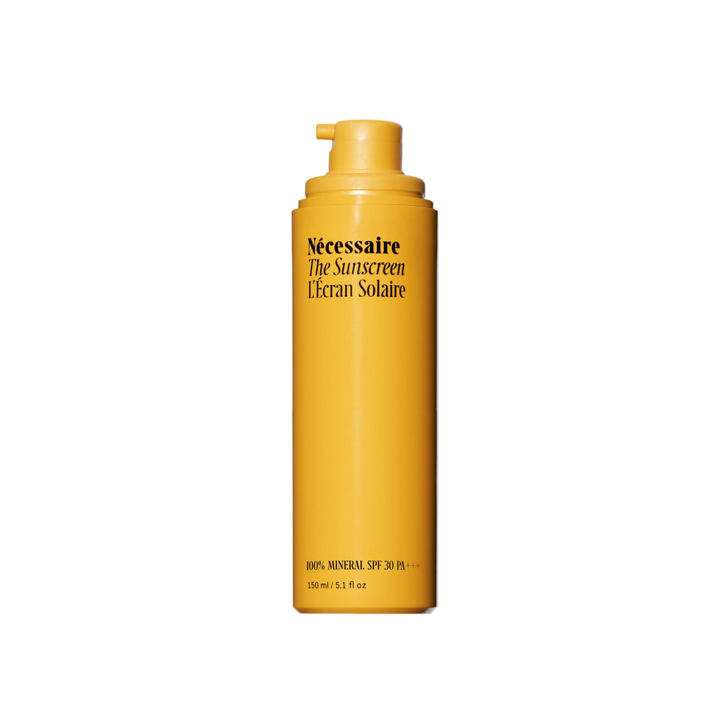 Nécessaire mineral sunscreen bottle close-up for body protection